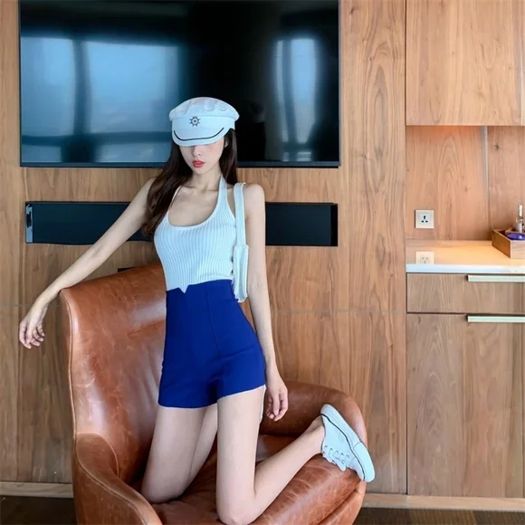 High Waist - Picture 2 of 9